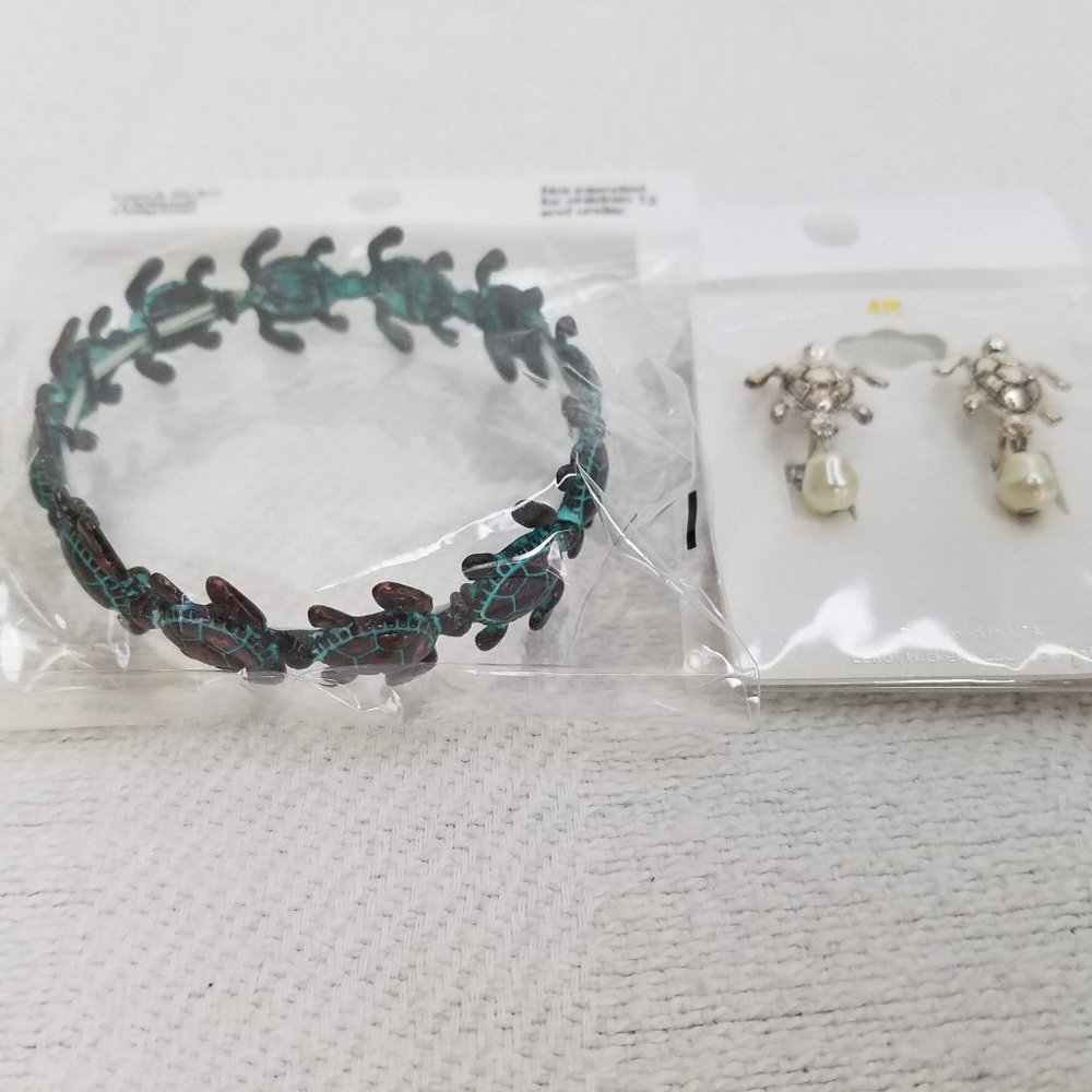 Turtle Bracelet & Earring Set - Picture 2 of 14